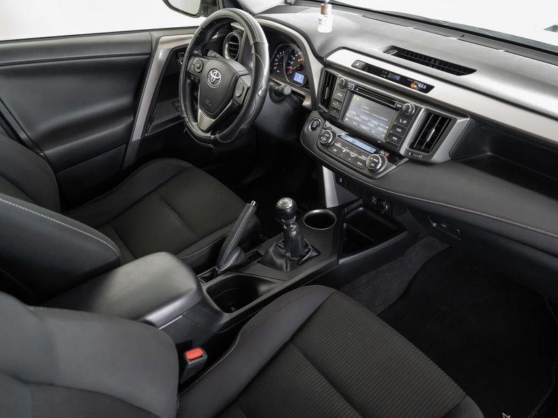 Toyota RAV4 RAV4 2.0 D-4D 2WD Style White Ed.