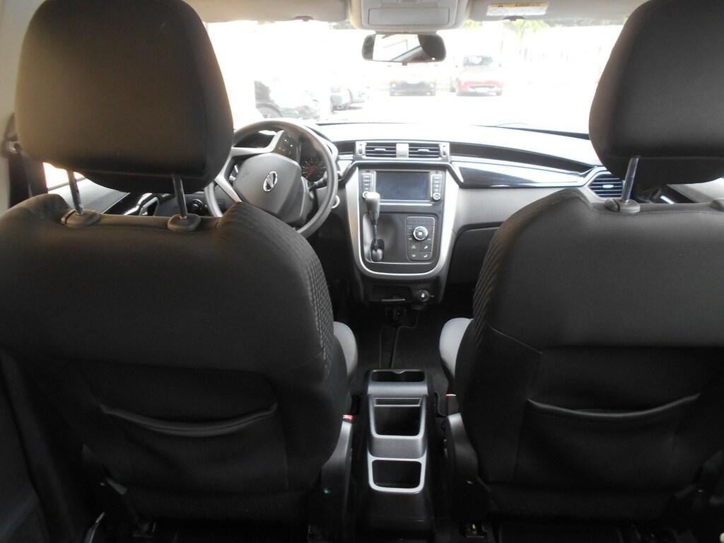Mahindra KUV100 1.2 K8 FWD