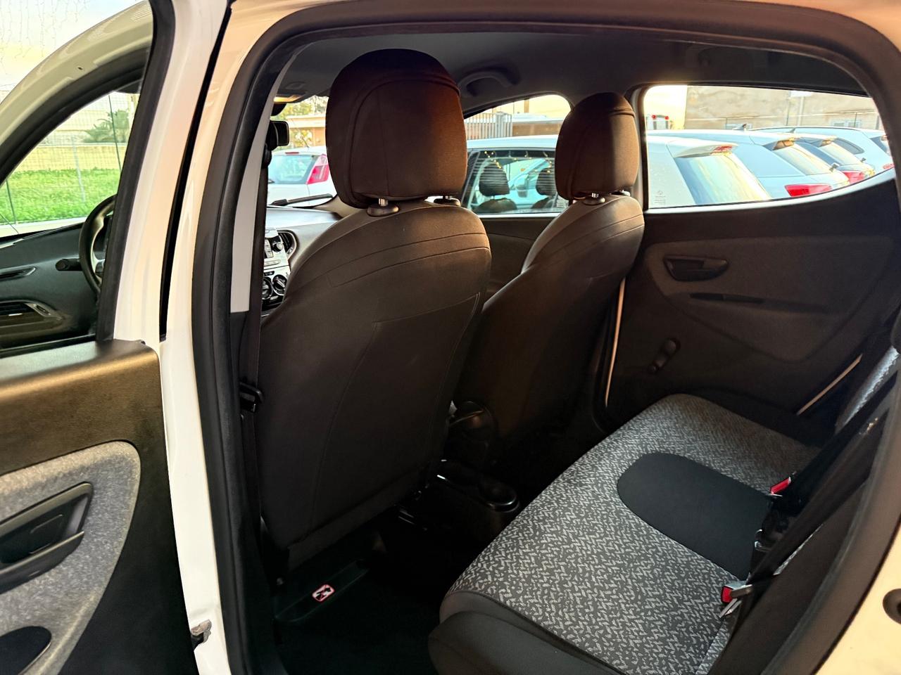 Lancia Ypsilon 1.0 FireFly 5 porte S&S Hybrid Ecochic A. Ferretti