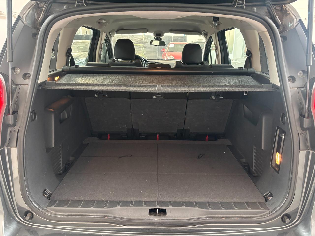 Peugeot 5008 2.0 HDi 150CV Féline 7 posti