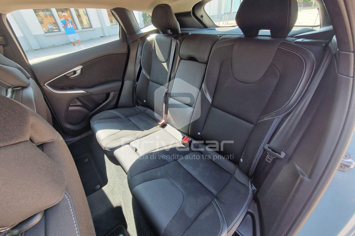 VOLVO V40 D2 Momentum