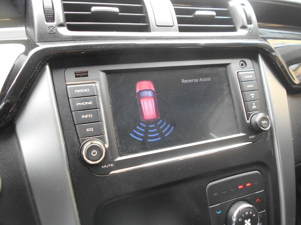 Mahindra KUV100 1.2 K8 FWD