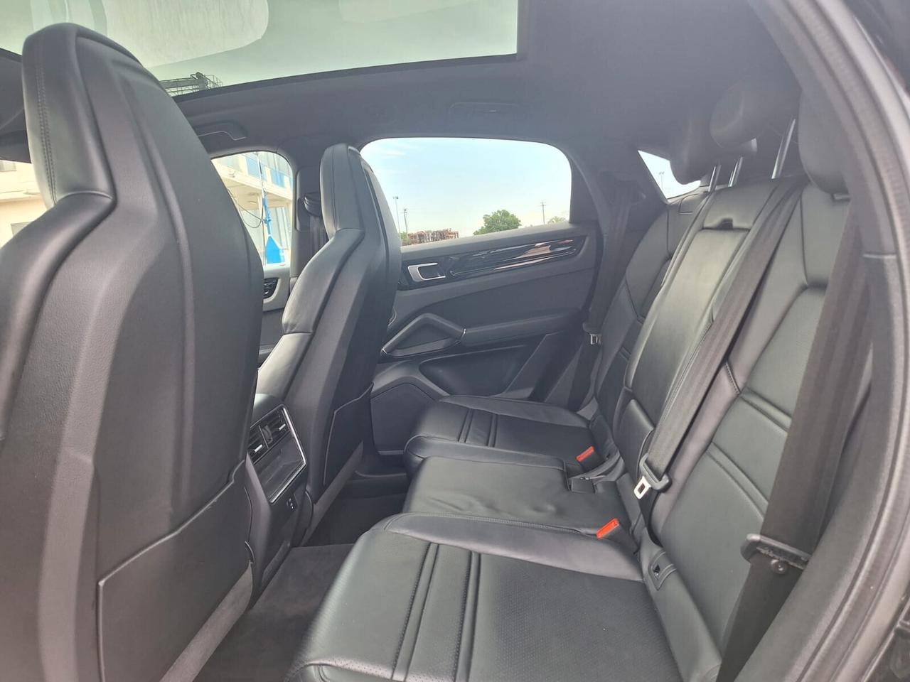 Porsche Cayenne 3.0 V6 E-Hybrid-BENZINA