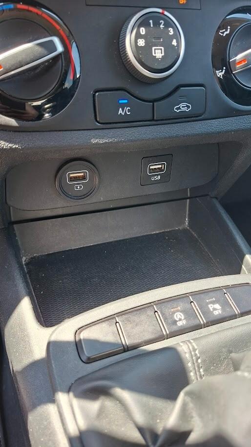 Hyundai i10 1.0 Benzina con telecamera 2020