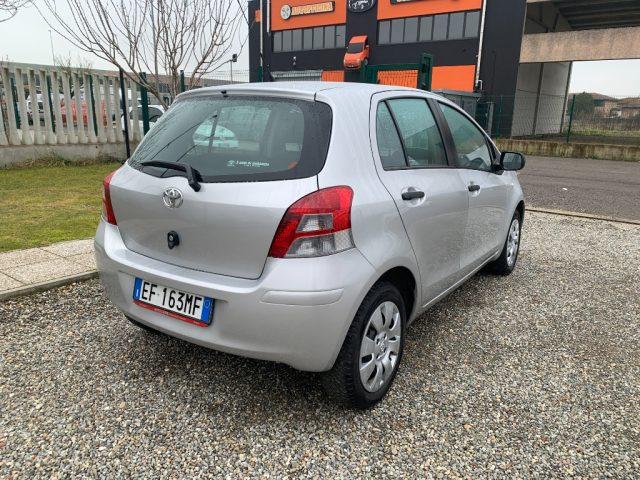 TOYOTA Yaris 1.0 5 porte Now