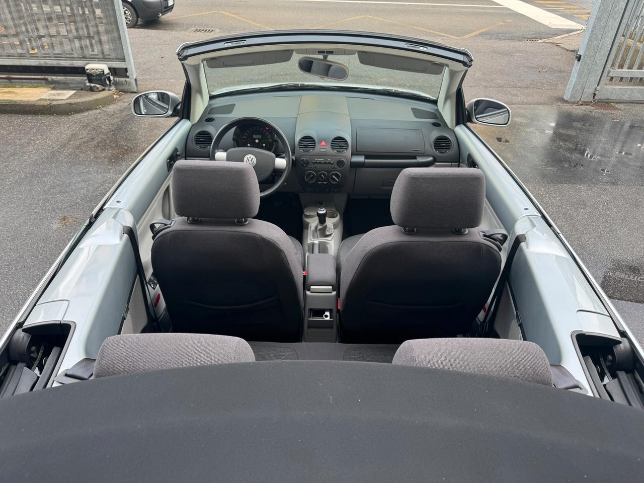 Volkswagen New Beetle 1.6 Cabrio