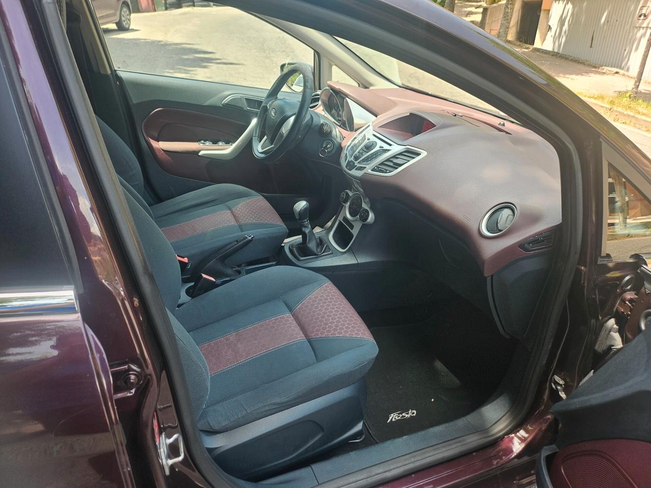 Ford Fiesta 1.4 TDCi 5p. Titanium 2010