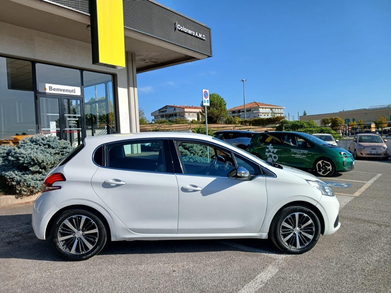 Peugeot 208 PureTech 82 5 porte Allure