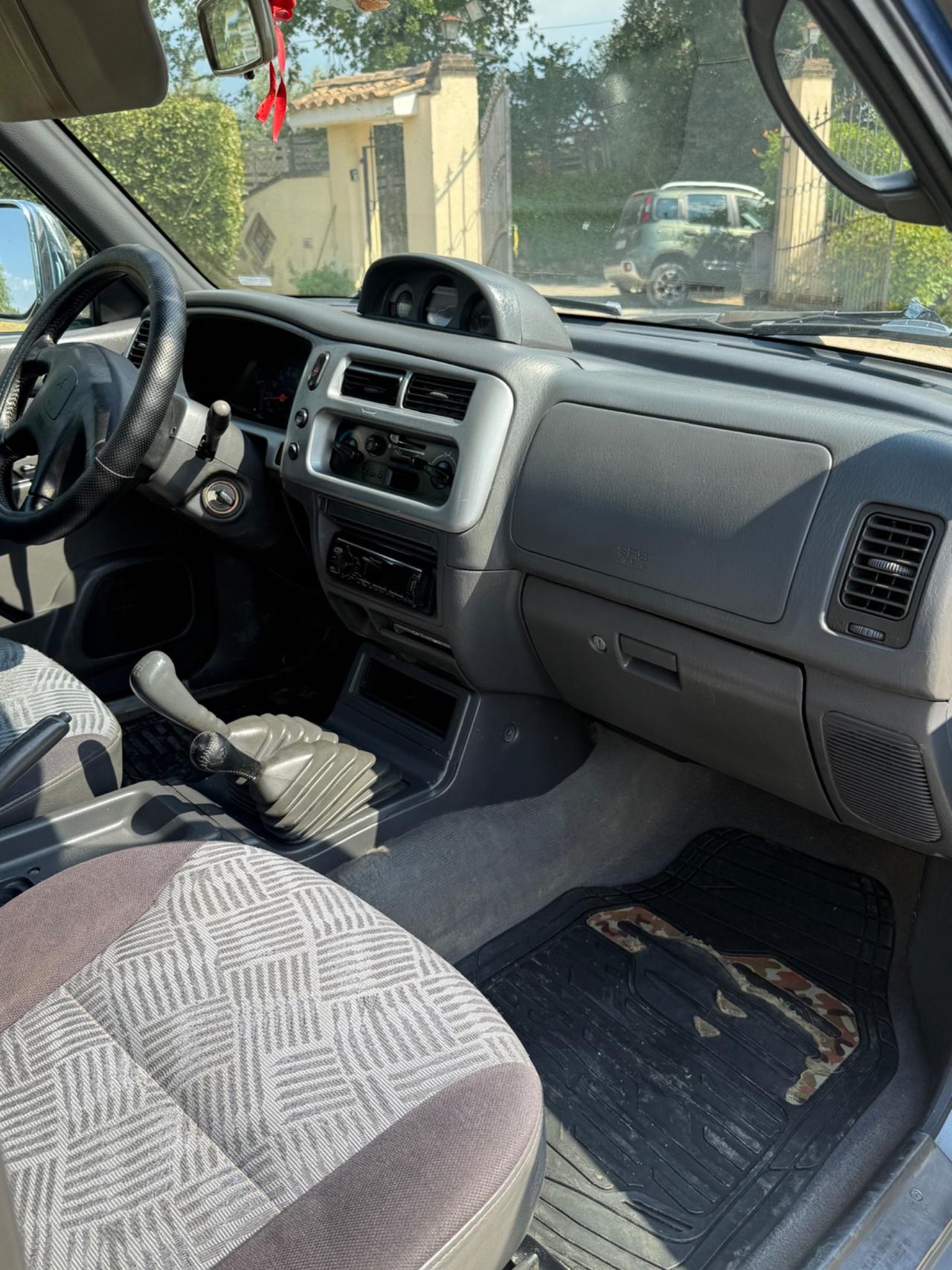 Mitsubishi L200 2.5 TDI 4WD Club Cab Pick-up GLS