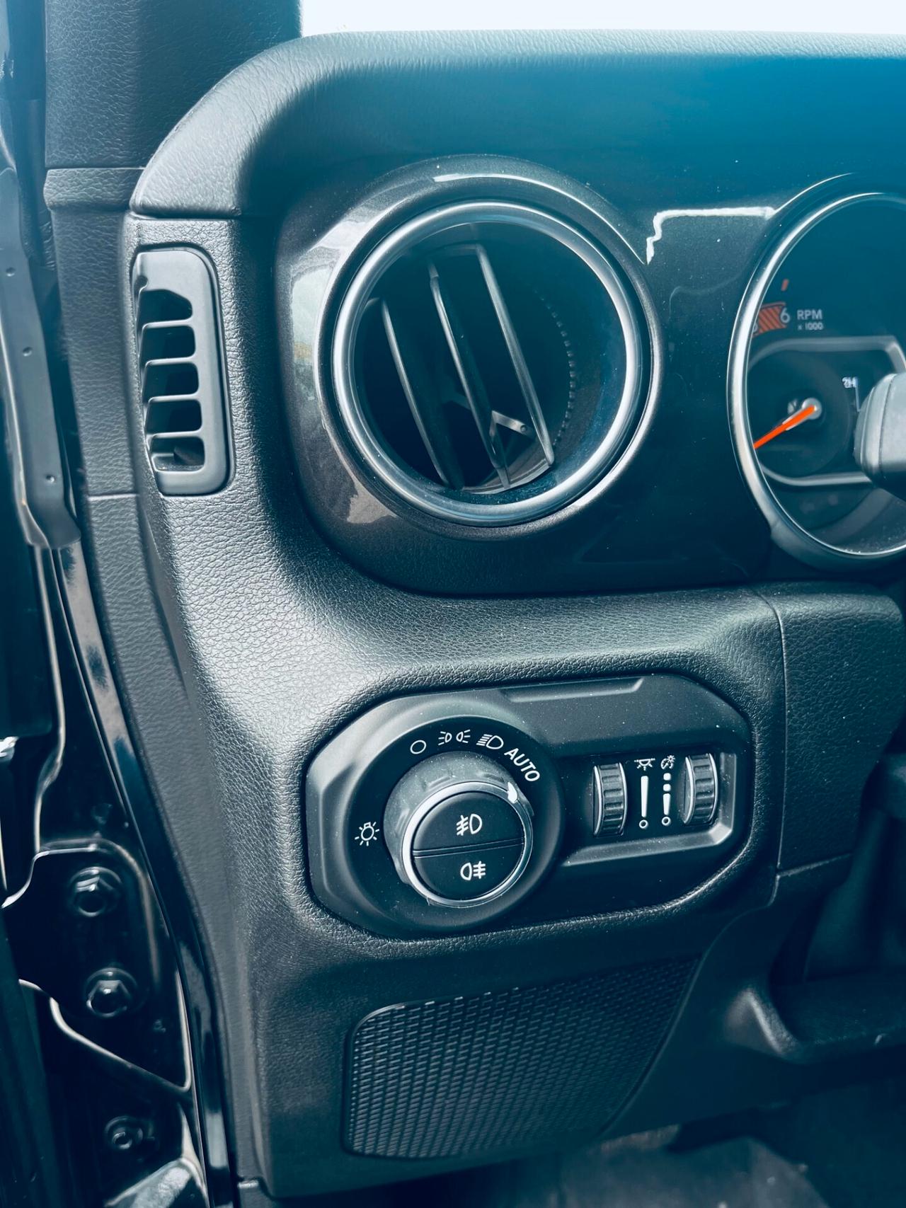 Jeep Wrangler Unlimited 2.2 Mjt II Sahara MOTORE NUOVO