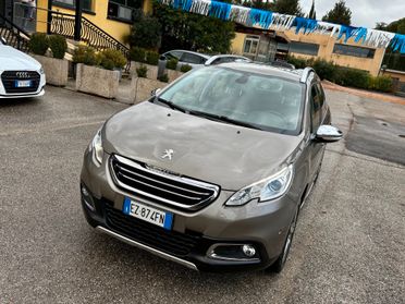 " SOLO 40.000 KM " Peugeot 2008 Benz. Allure