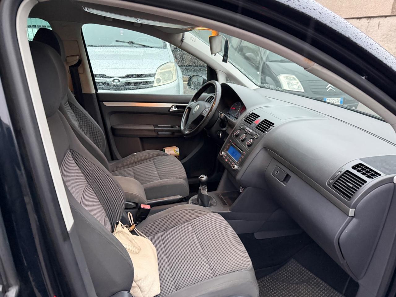 VW Touran 2.0 TDI 5-POSTI 6-MRCE FAMIGLIARE