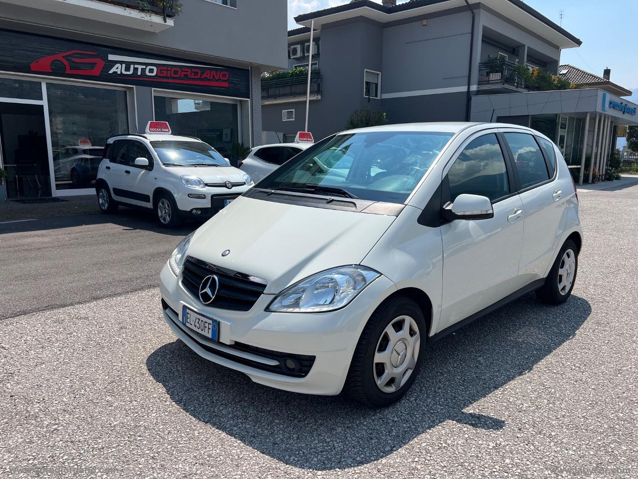 MERCEDES-BENZ A 160 BlueEFFICIENCY Premium