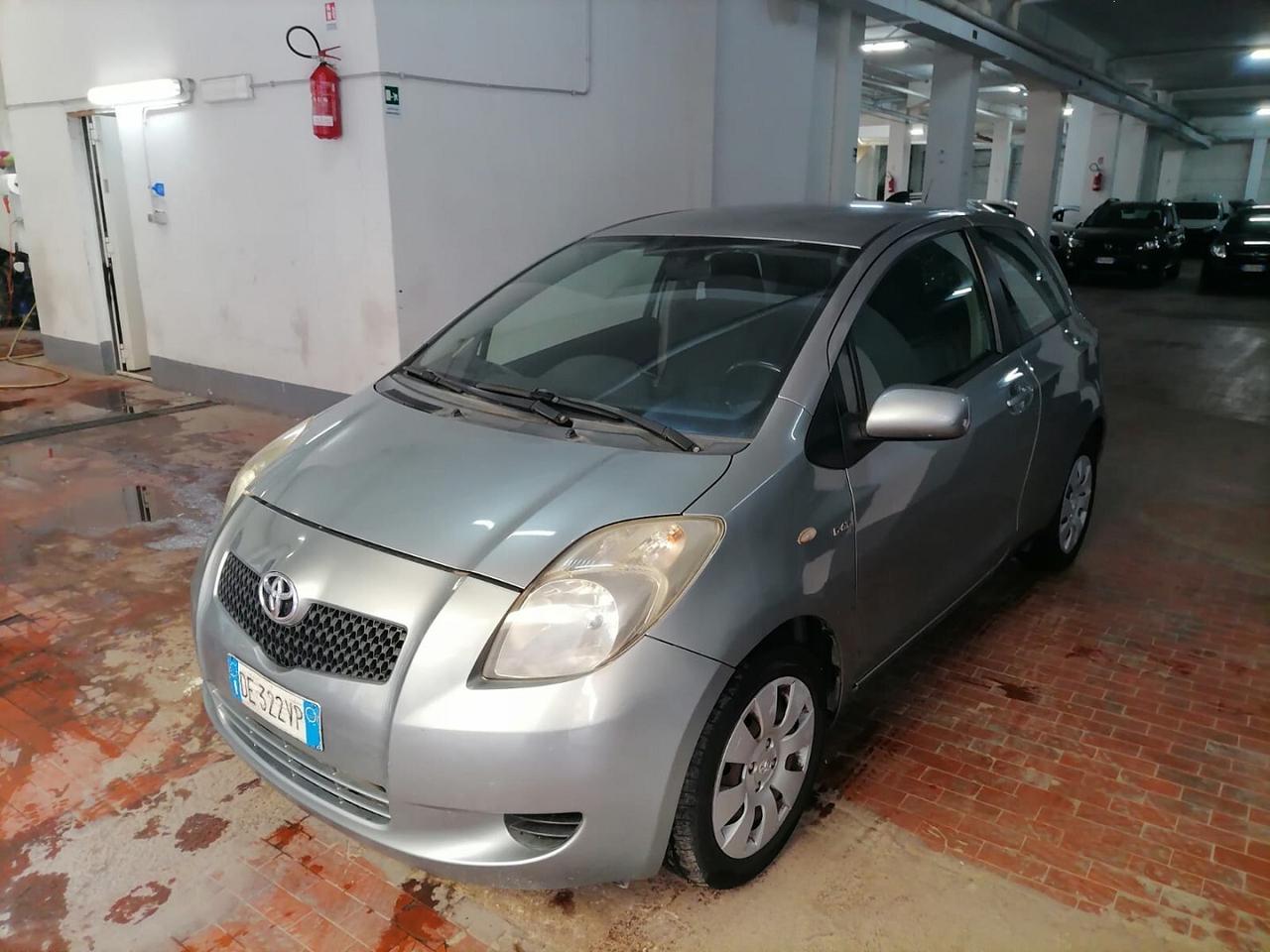 Toyota Yaris 1.4 D4D 90 Cv Sol cambio automatico