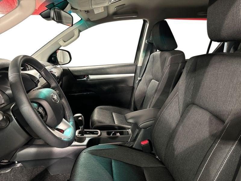 Toyota Hilux 2.8 D 4WD 4 porte Double Cab Lounge
