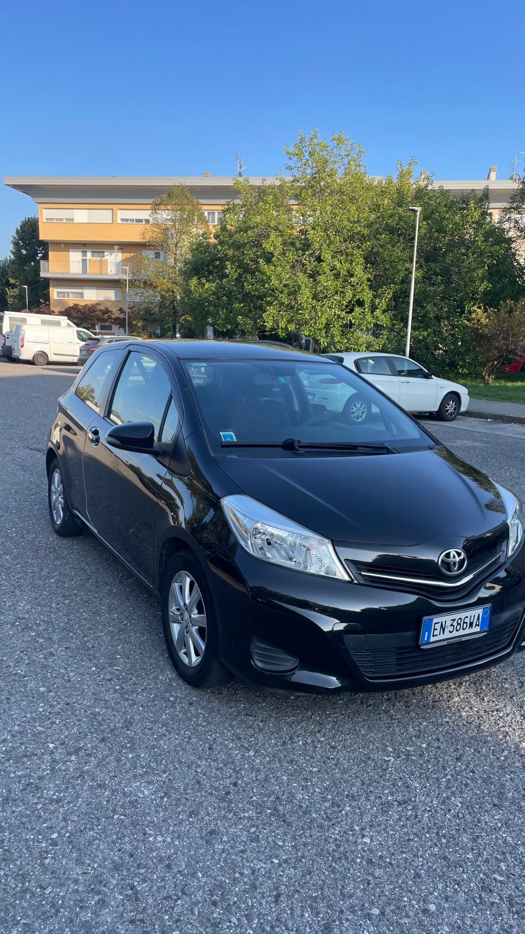 Toyota Yaris 1.0 3 porte Active