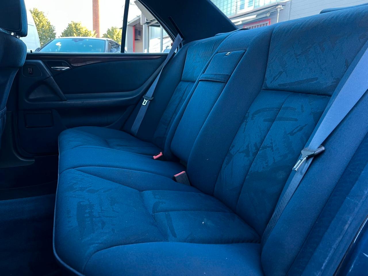 Mercedes-benz E 200 ELEGANCE - *UNICOPROPRIETARIO*