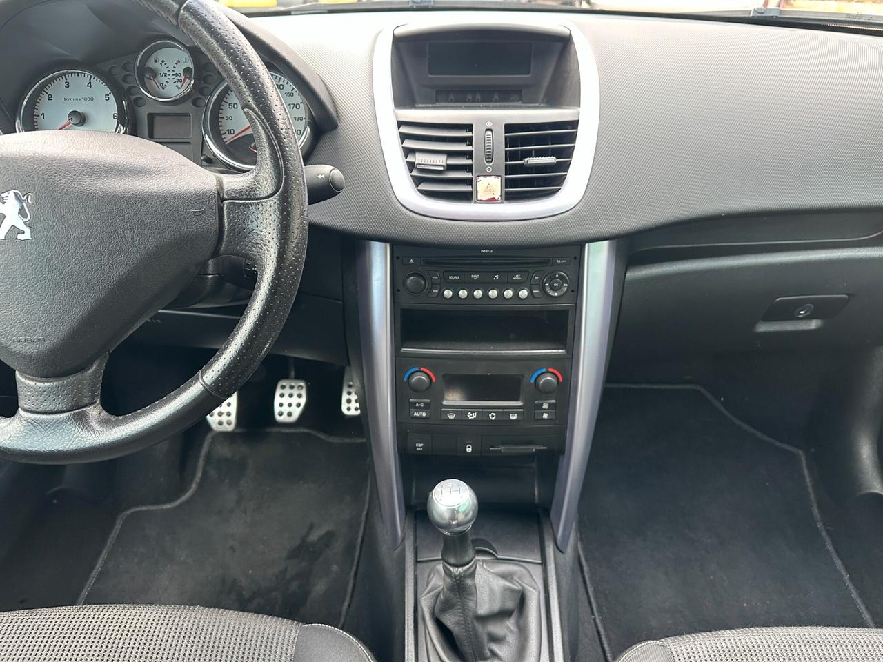 Peugeot 207 1.6 VTi 120CV CC Féline