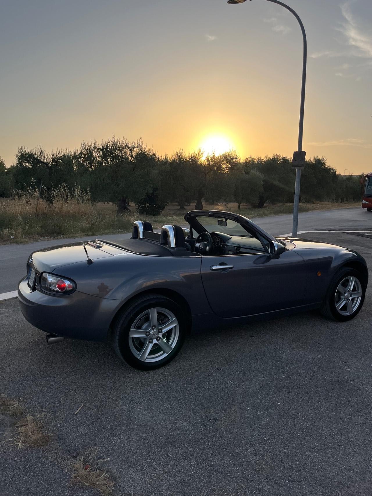 Mazda MX-5 Roadster 1.8L 16V Earth
