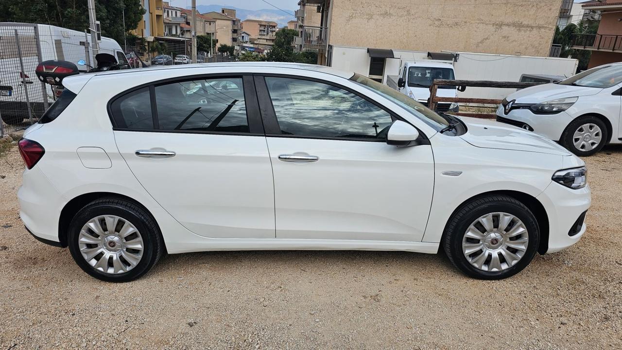 Fiat Tipo 1.3 Mjt S&S 5 porte Easy