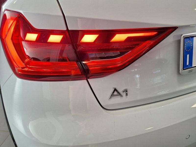 Audi A1 A1 allstreet 30 1.0 tfsi Identity Contrast 116cv s tronic