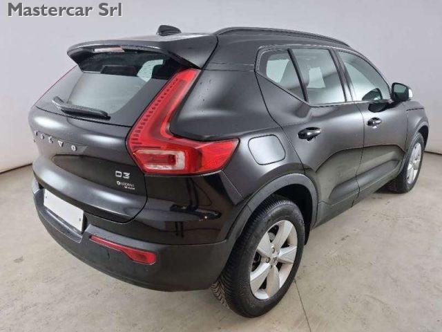 VOLVO XC40 2.0 D3 MOMENTUM CORE - GC677YT