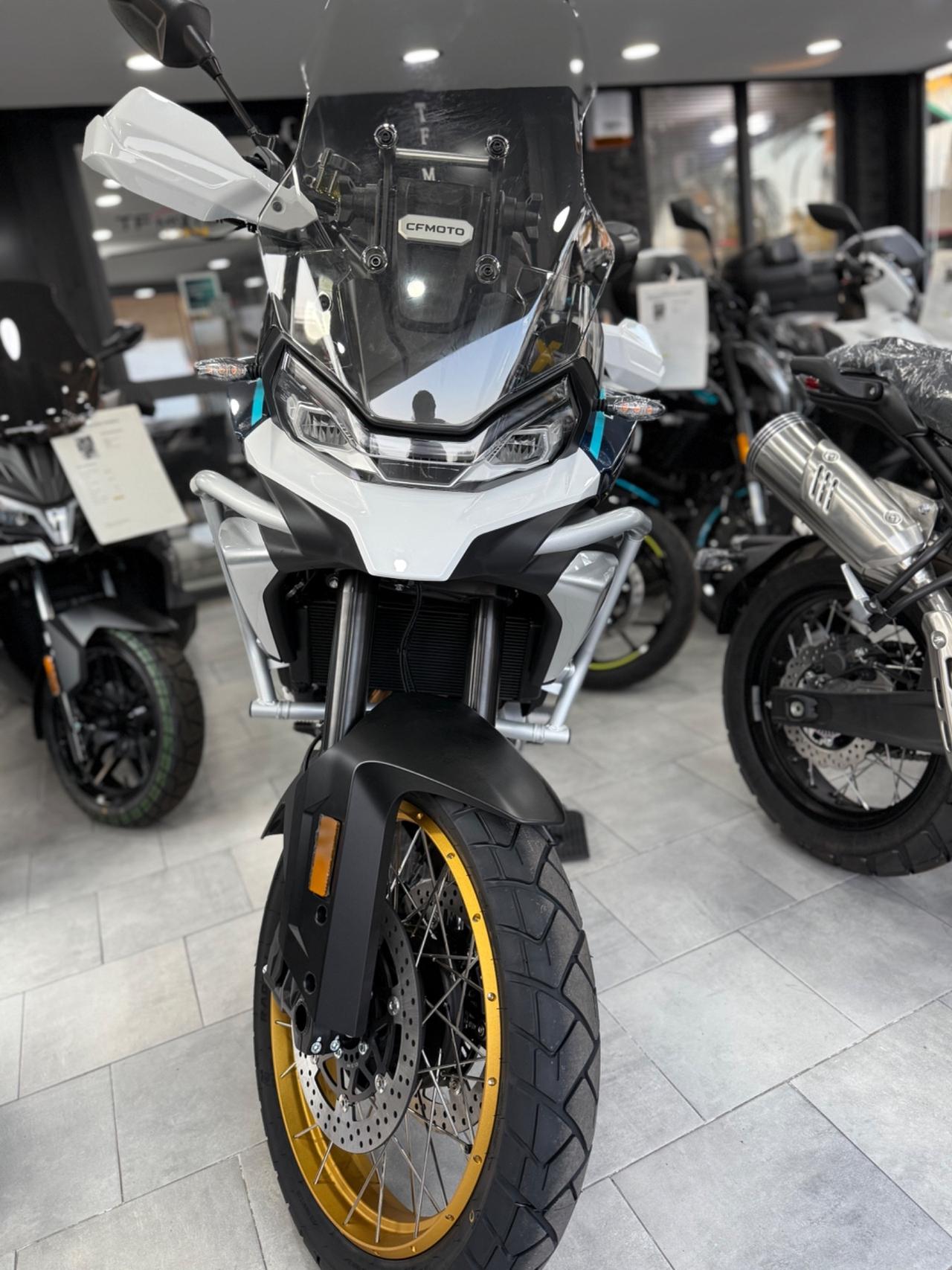CF MOTO 700MT ADV NUOVA PRONTA CONSEGNA
