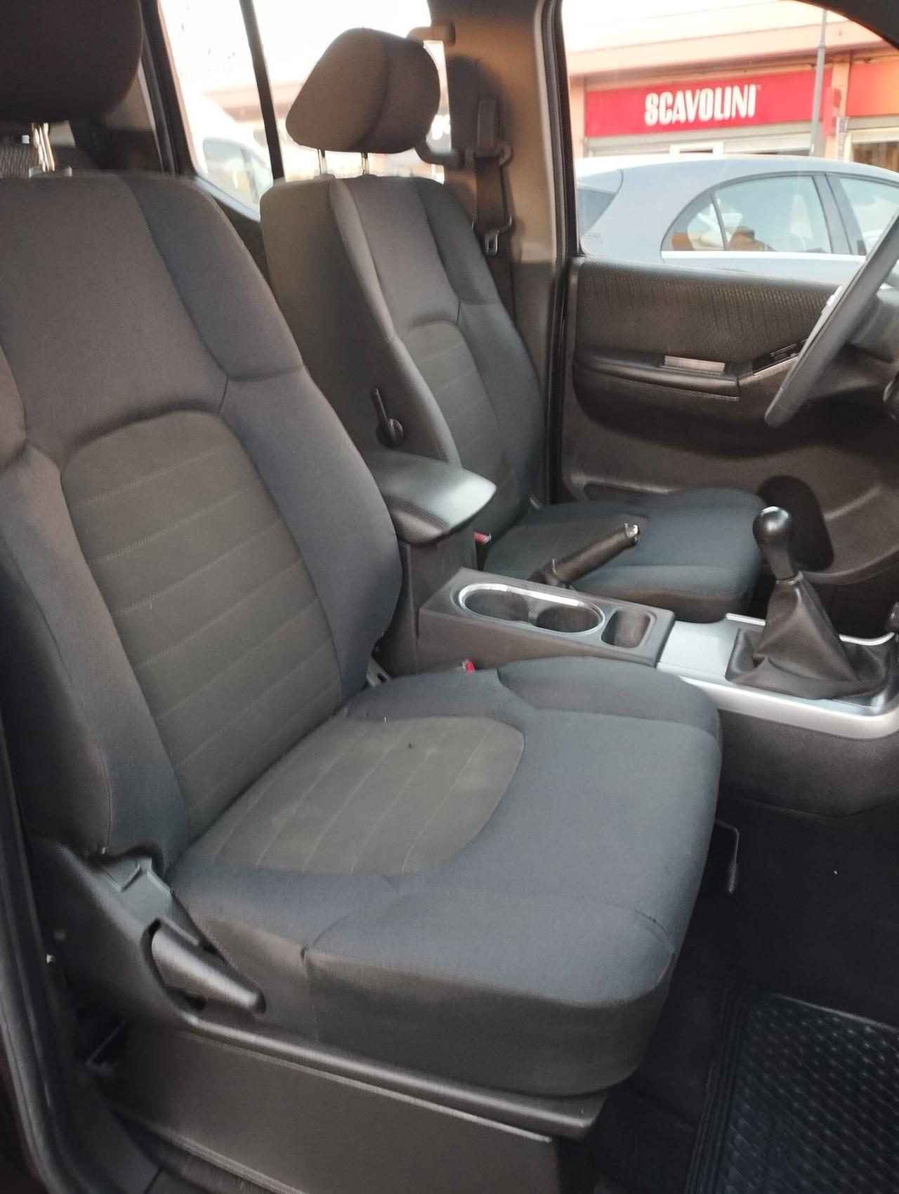 Nissan Navara 2.5 dCi 190CV 4 porte Double Cab LE
