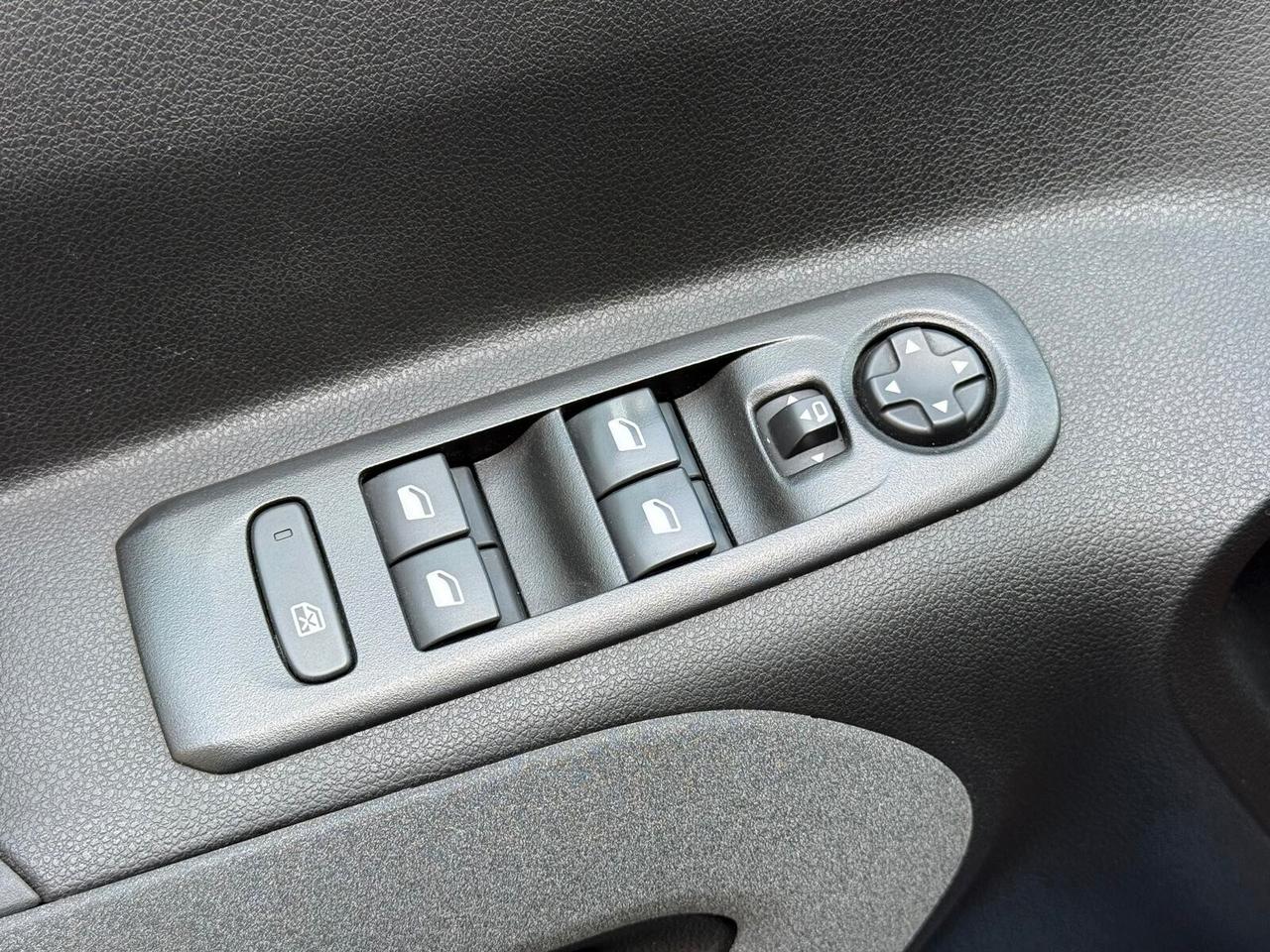 Peugeot Rifter 1.5 HDi 100cv 5 POSTI AUTOCARRO