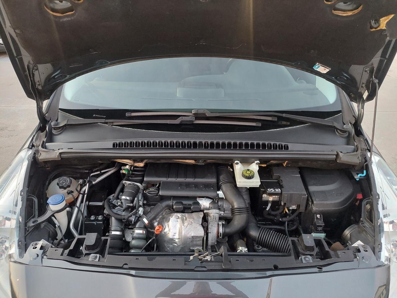 Peugeot 5008 1.6 HDi 110CV 80.000km 7posti