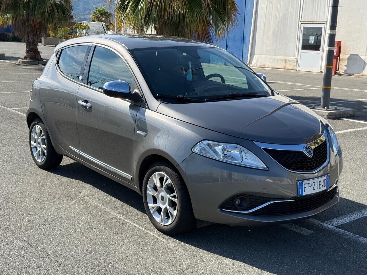 Lancia Ypsilon 1.2 69 CV-GPL-PERMUTABILE