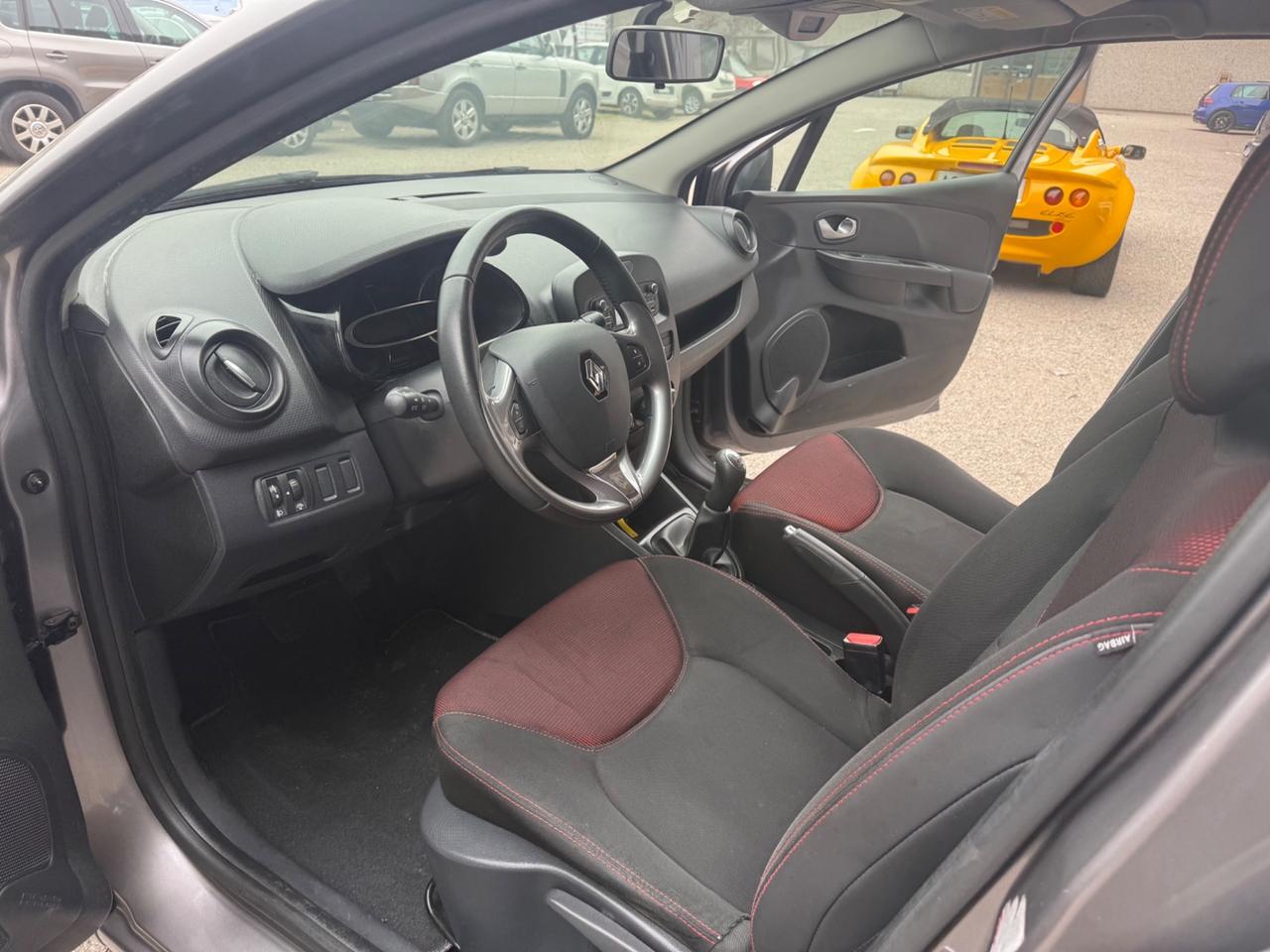 Renault Clio 1.2 75CV 5 porte Costume National