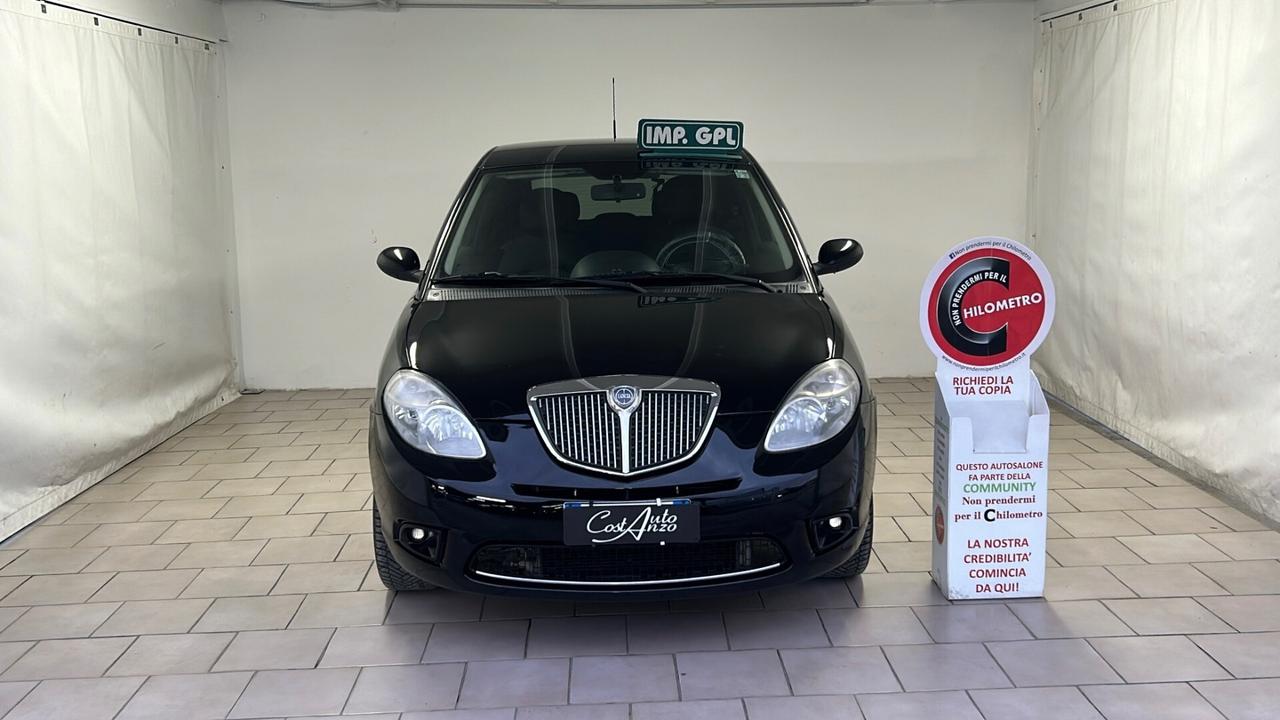 Lancia Ypsilon 1.4 Platino Ecochic GPL Neopatenati