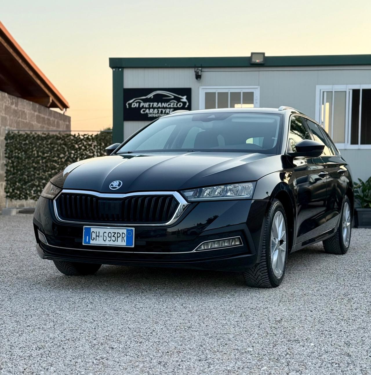Skoda Octavia 2.0 TDI SCR 150 CV DSG Wagon Executive IVA ESPOSTA