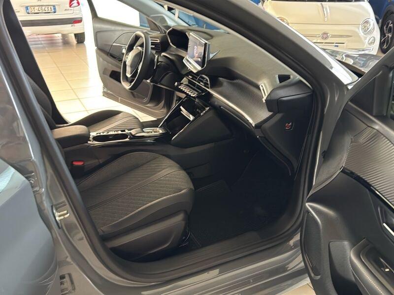 Peugeot 208 Allure Hybrid 100 e-DCS6 auto