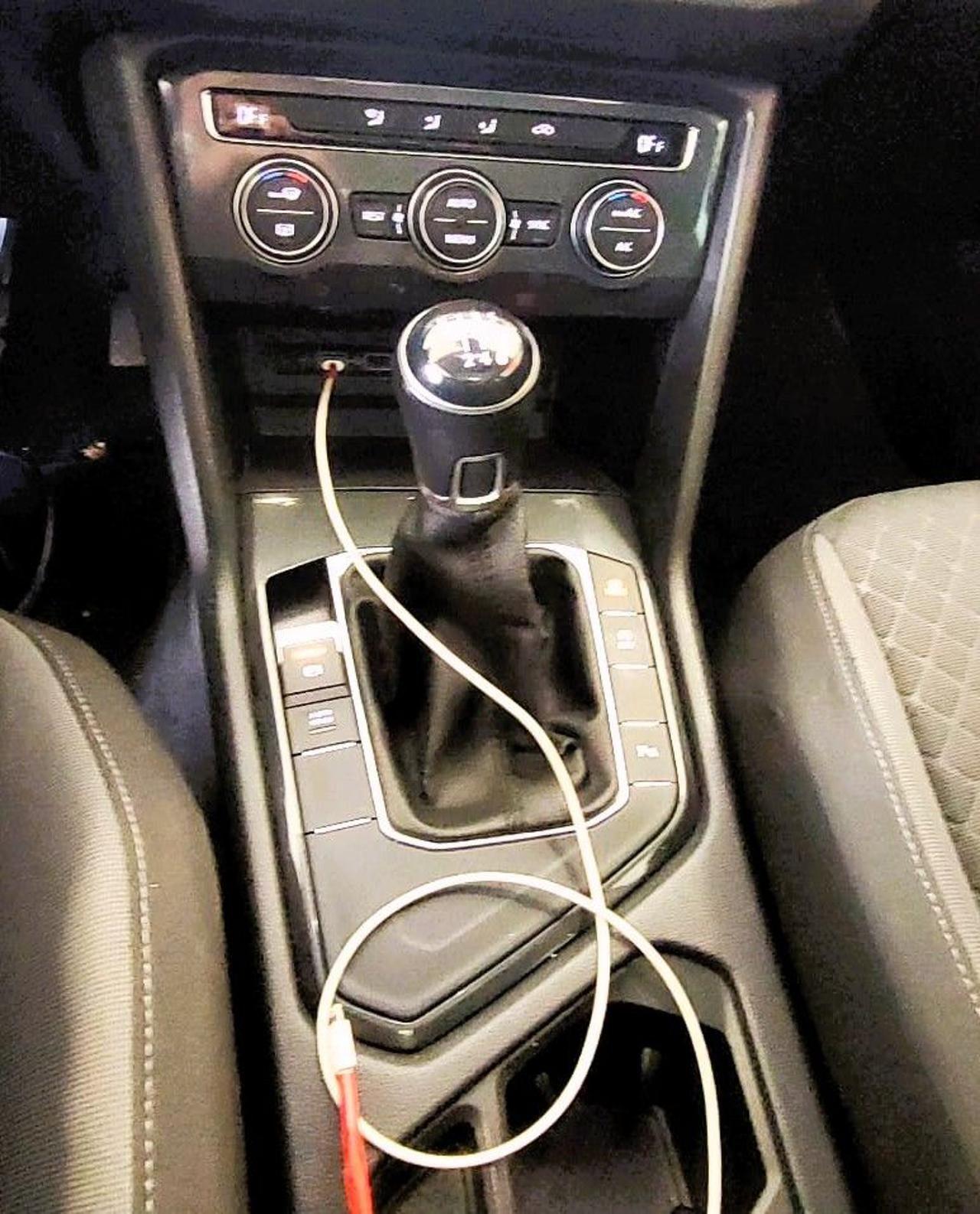 VOLKSWAGEN Tiguan 1.6 TDI SCR Sport BlueMotion Technology