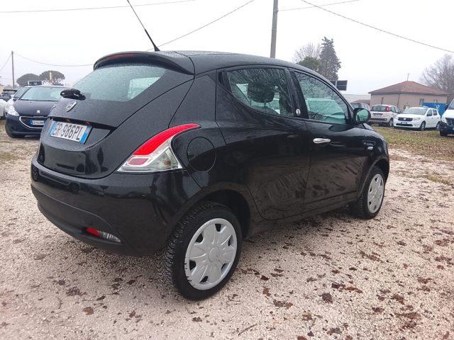 LANCIA Ypsilon 0.9 TwinAir 85 CV PER NEOPATENTATI