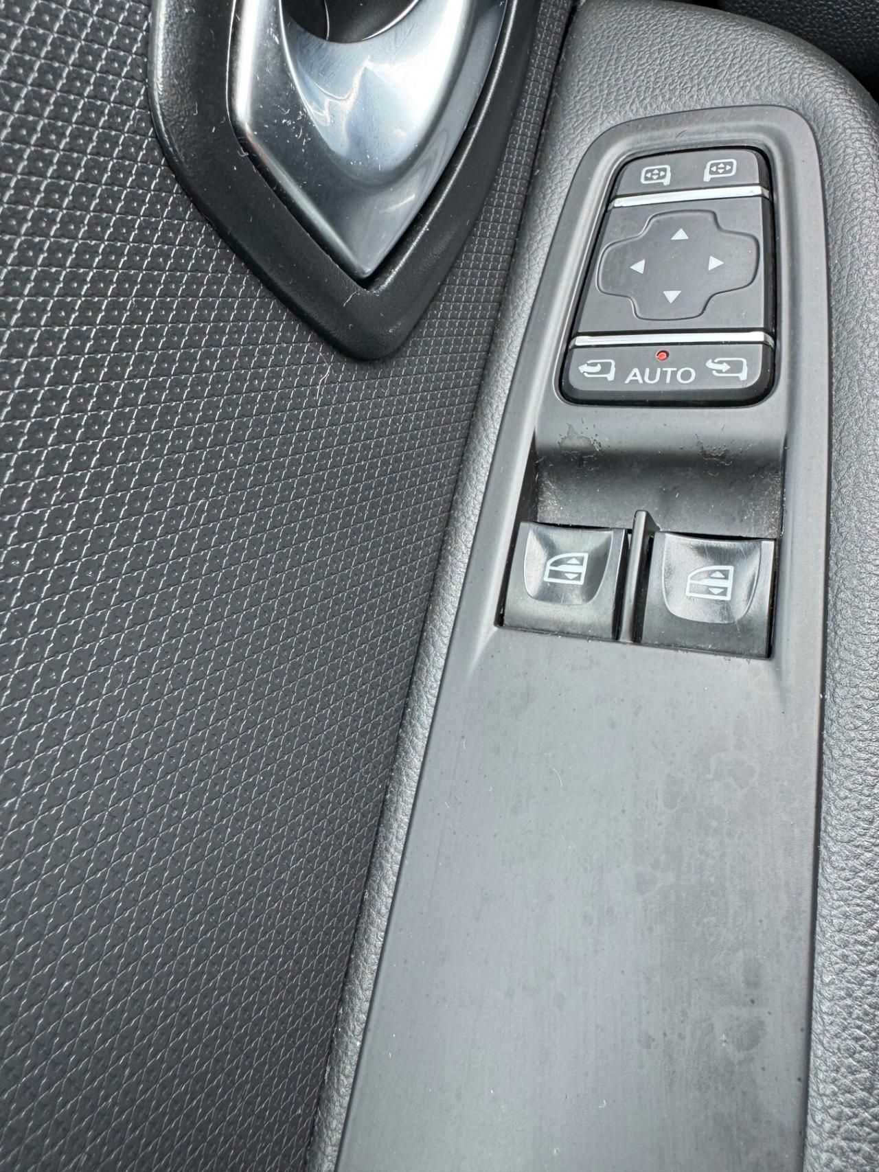 Renault Clio dCi 8V 75 CV 5 porte Moschino Zen