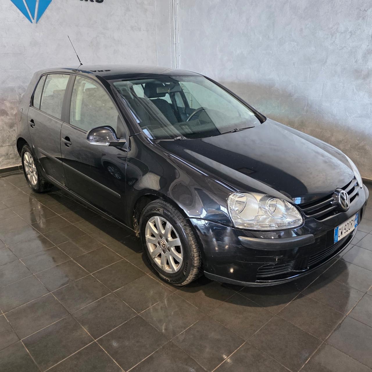 Volkswagen Golf 1.6 BENZINA NEOPATENTATI
