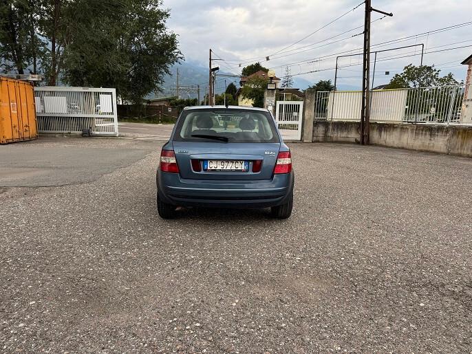 Fiat Stilo 2004 5p 1.9 mjt Dynamic 120cv