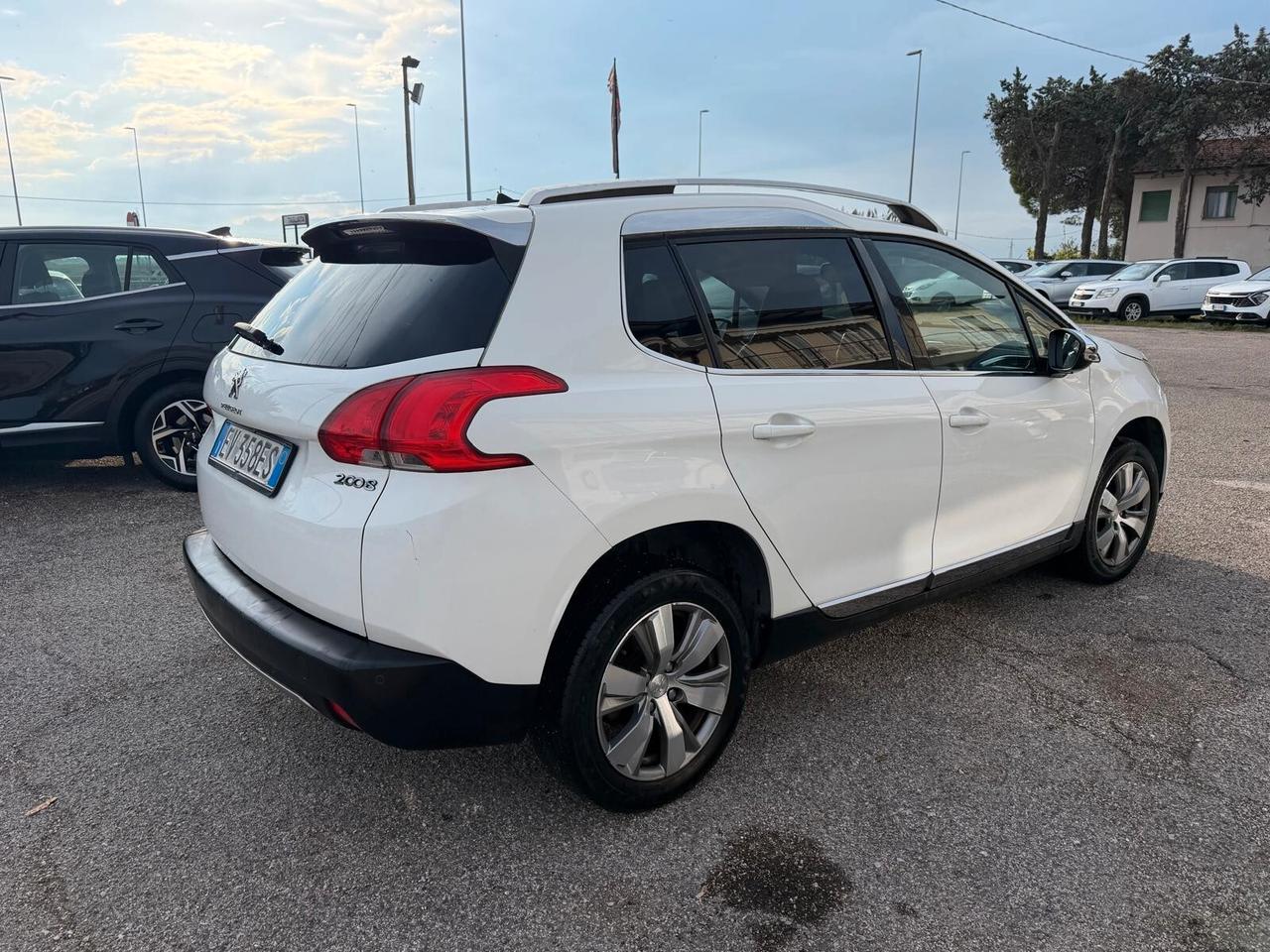 Peugeot 2008 1.2 VTi 82CV Allure