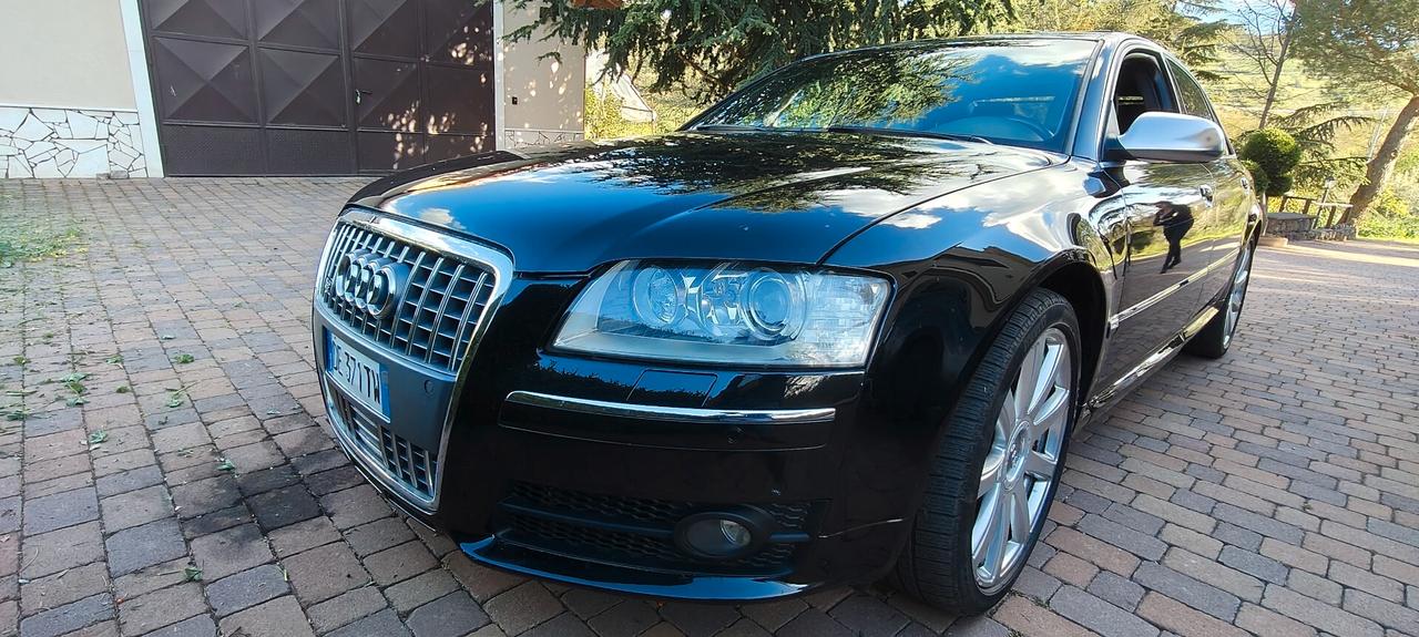 Audi A8 S8 5.2 V10 quattro tiptronic