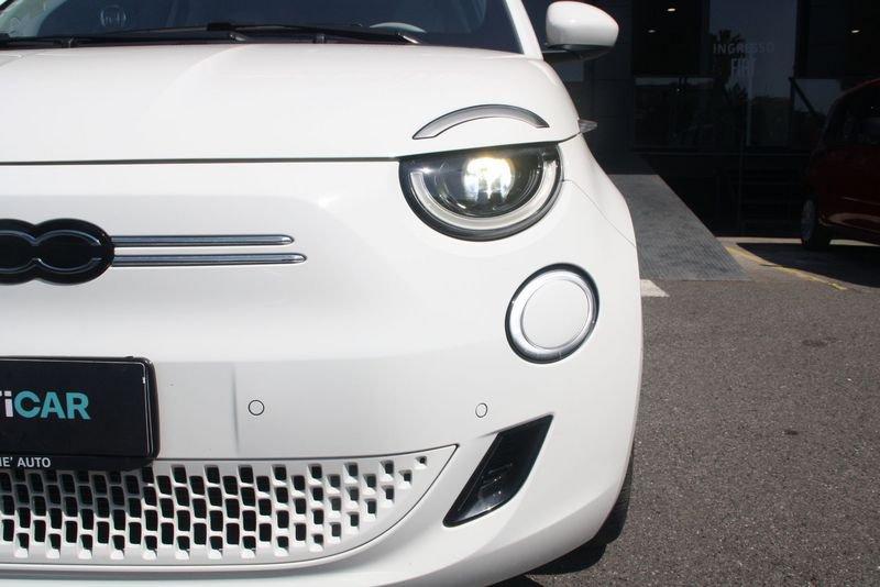 FIAT 500 La Prima Berlina 42 kWh