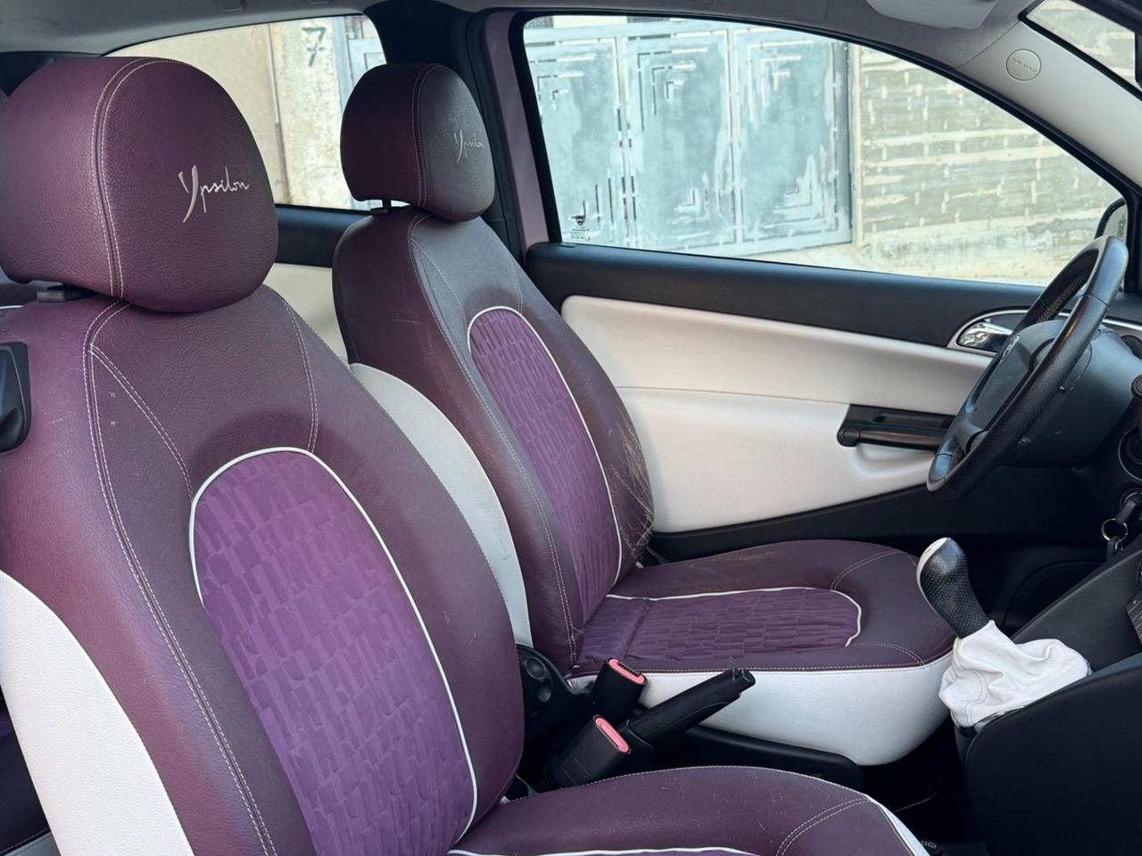 Lancia Ypsilon 1.3 MJT 75 CV ELLE