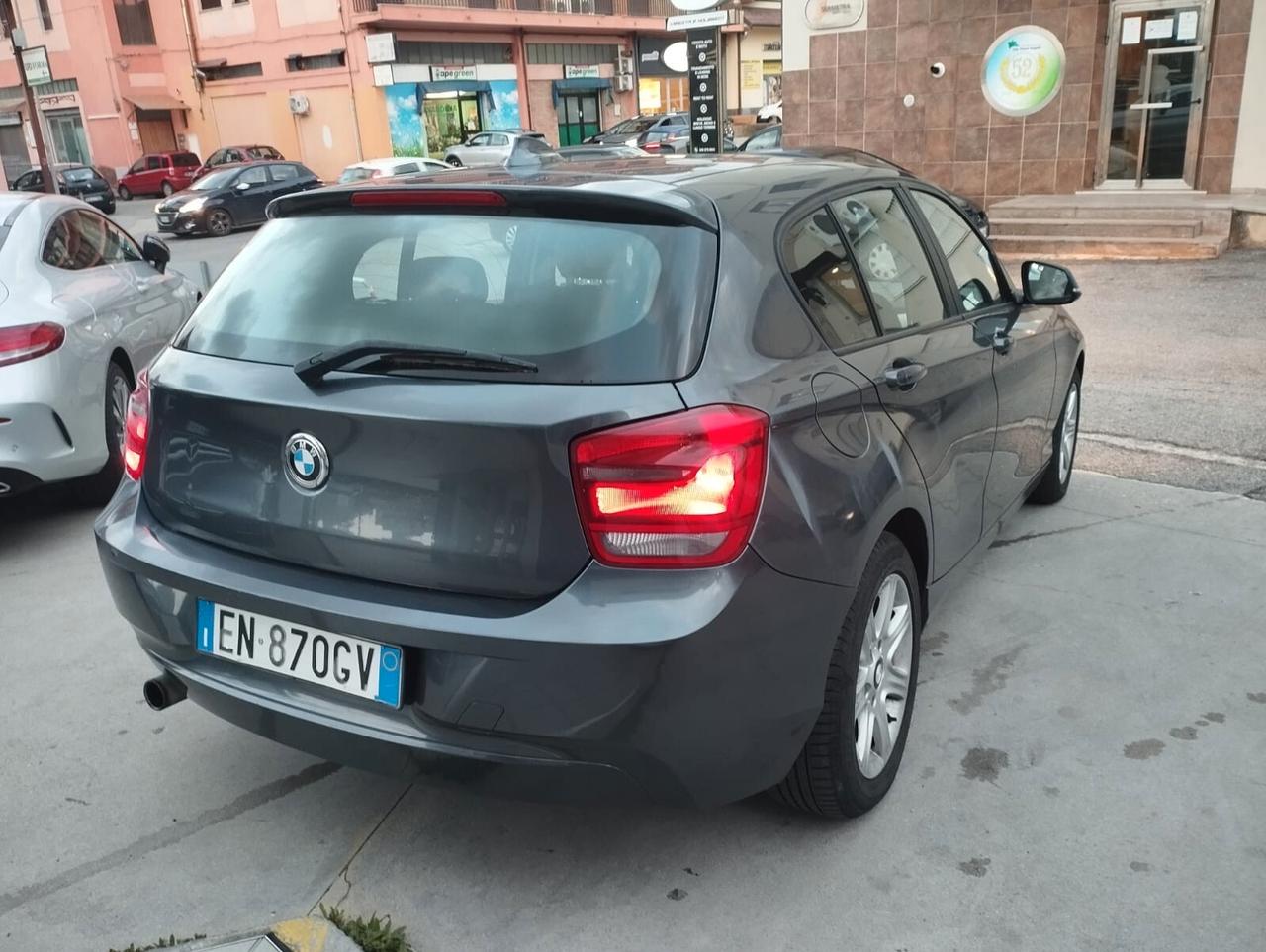 Bmw Serie 1 116d 5p. Unique