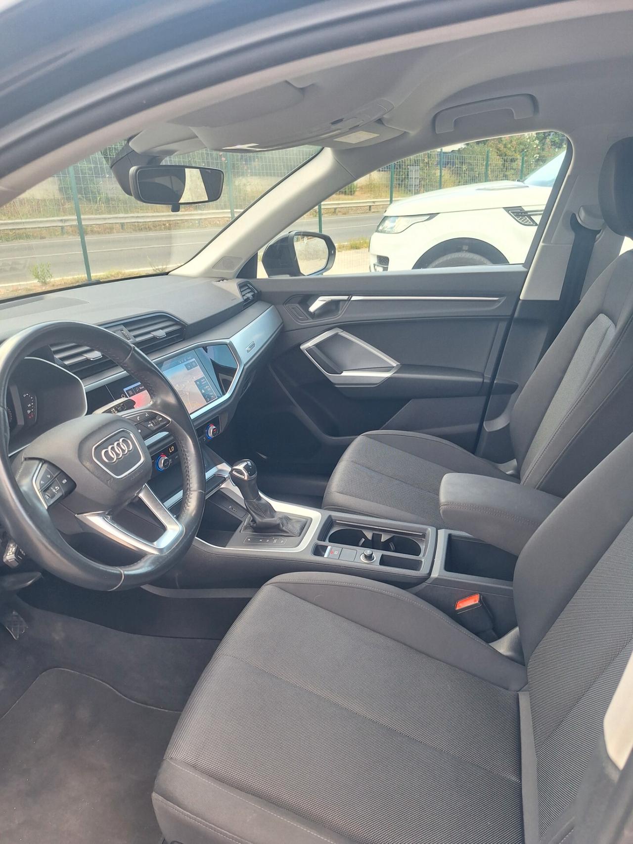 Audi Q3 2.0 TDI 150 CV Business