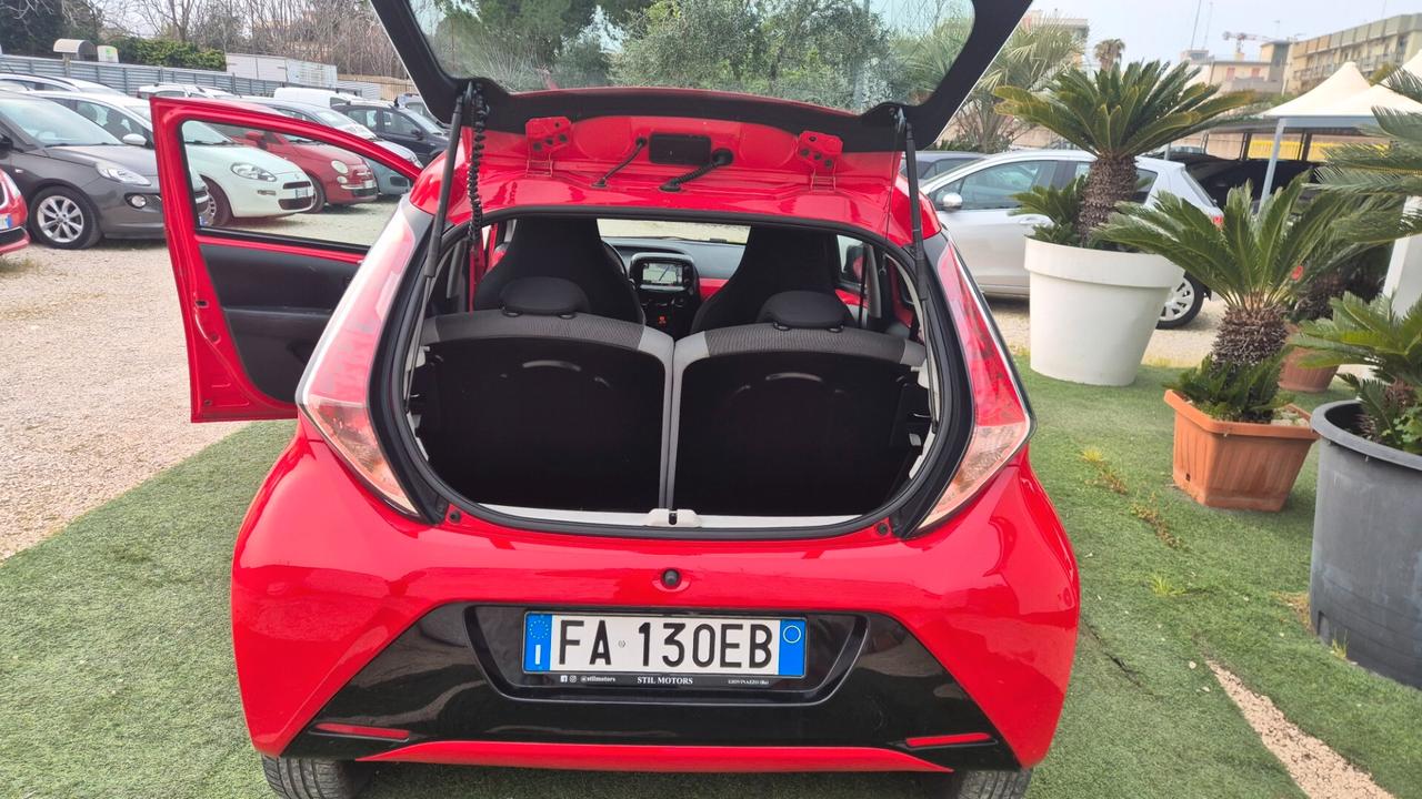 Toyota Aygo 1.0 VVT-i 69 CV 5 porte x-cool