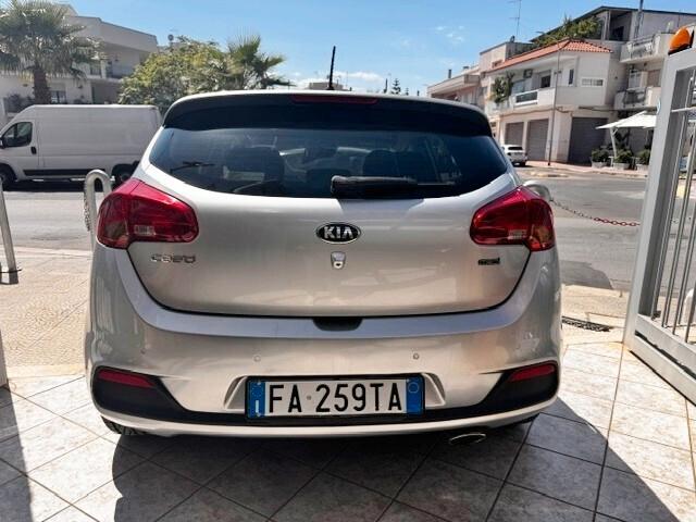 Kia Ceed cee'd 1.4 CRDi 5 porte Cool