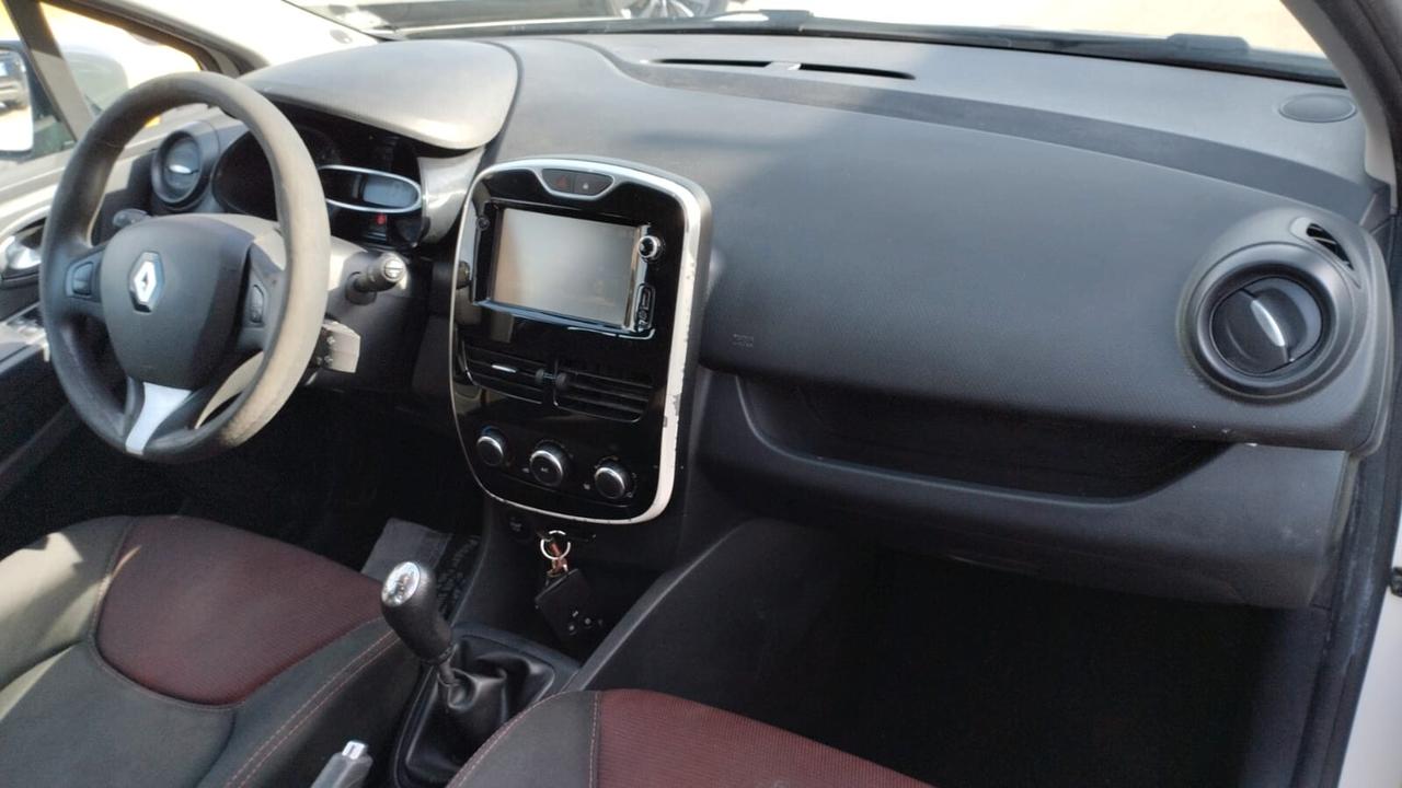 Renault Clio 1.2 75CV 5 porte Zen