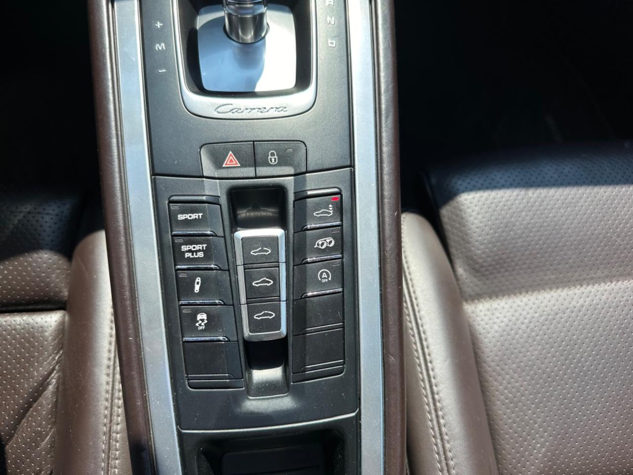 Porsche 911 3.4 Carrera 4 Coupé Scarichi Tetto 2015